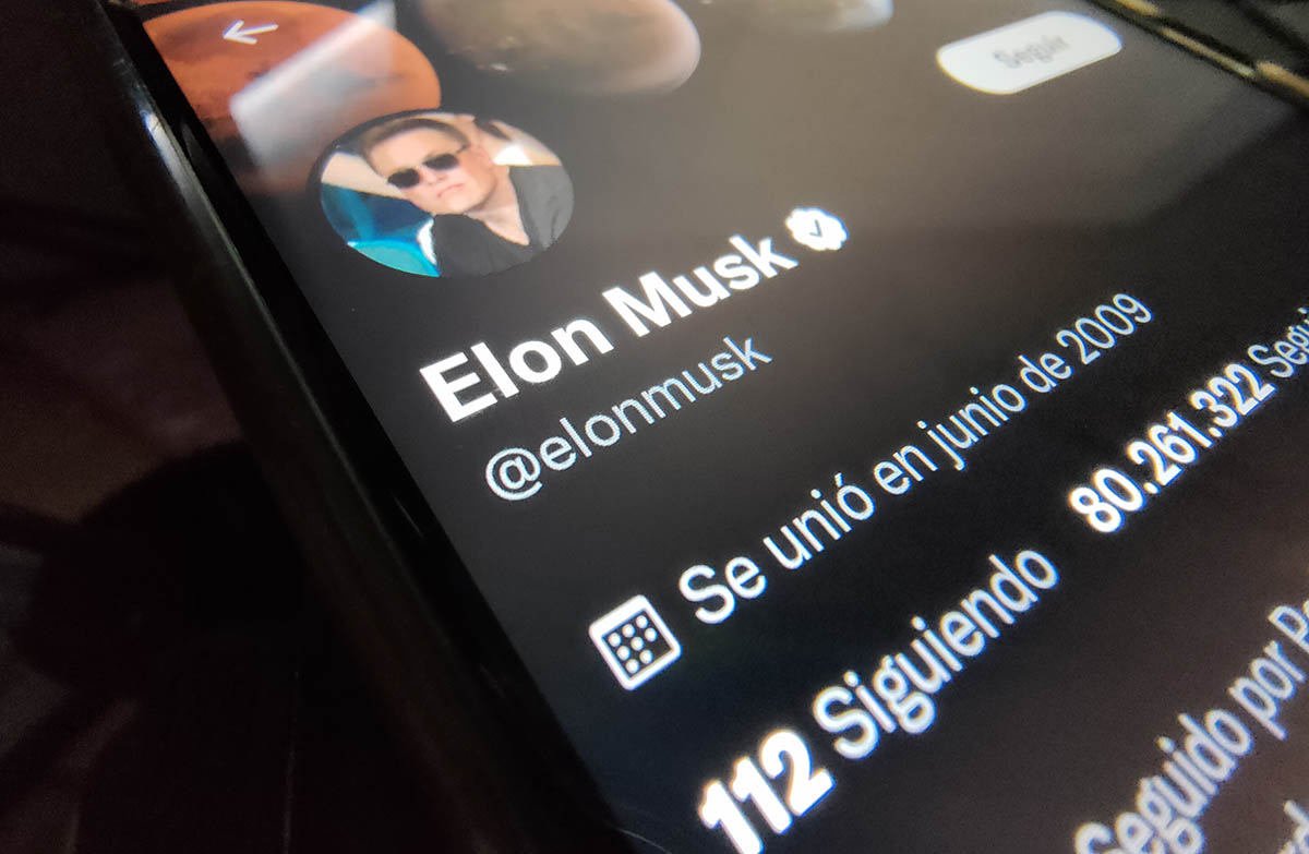 Elon Musk teslacompra twitter-interior