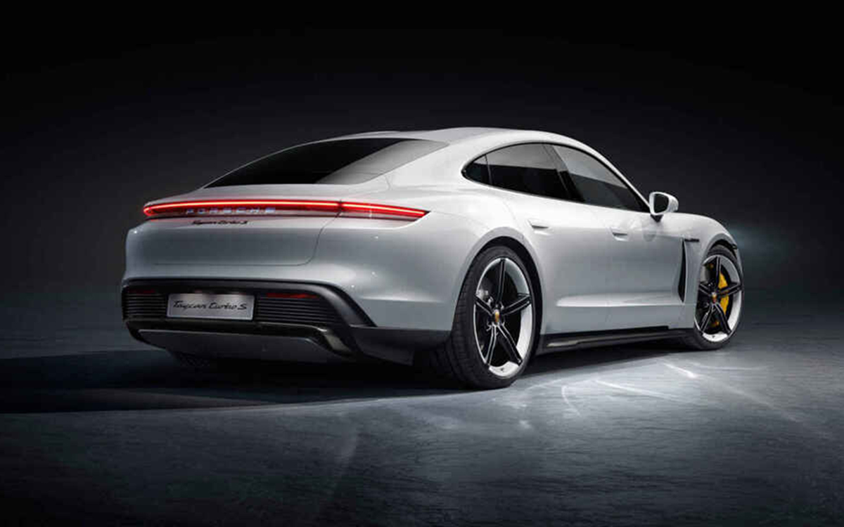 La berlina eléctrica de Aehra tendrá al Porsche Taycan Turbo S como uno de sus principales rivales