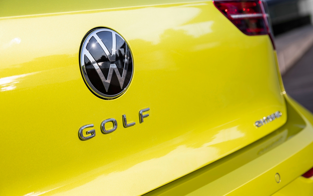 Volkswagen-Golf-Emblema