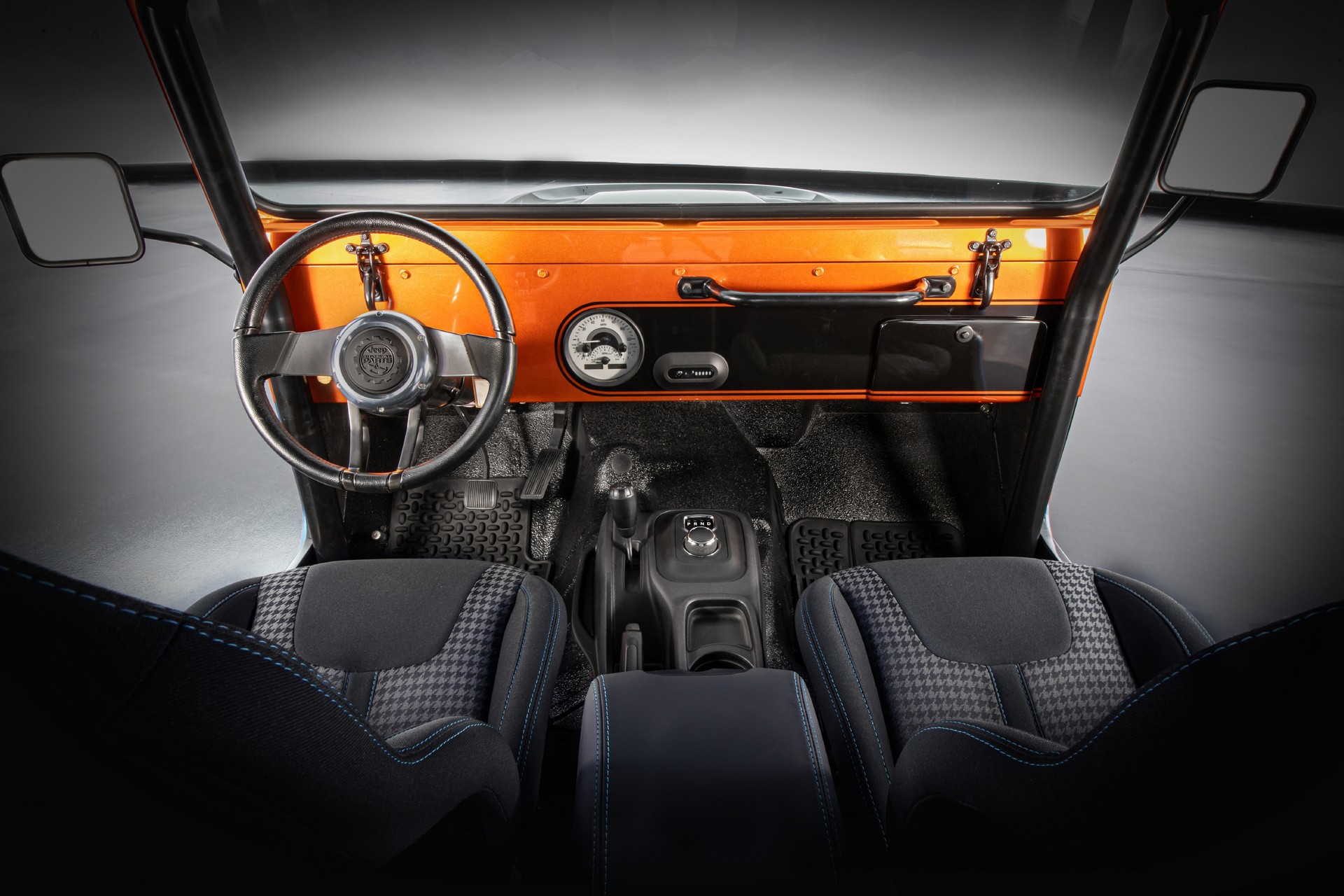 Interior del Jeep CJ Surge conceptual.