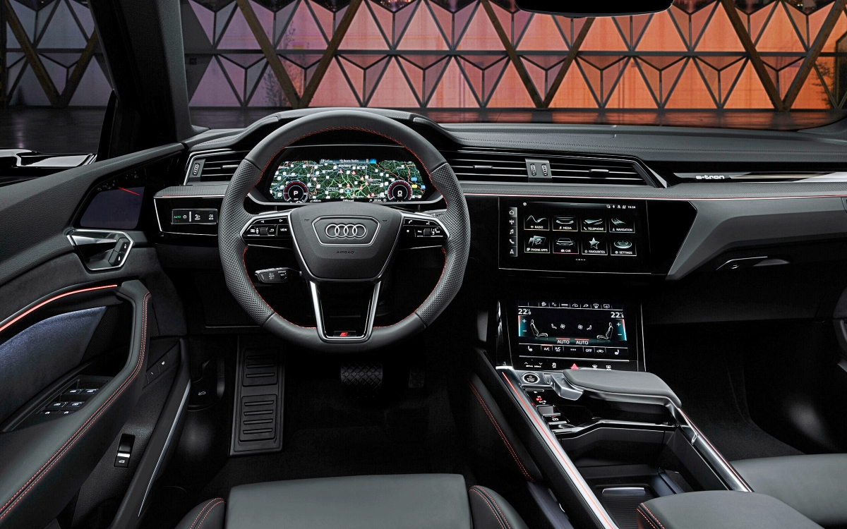Audi-Q8-e-tron-Interior