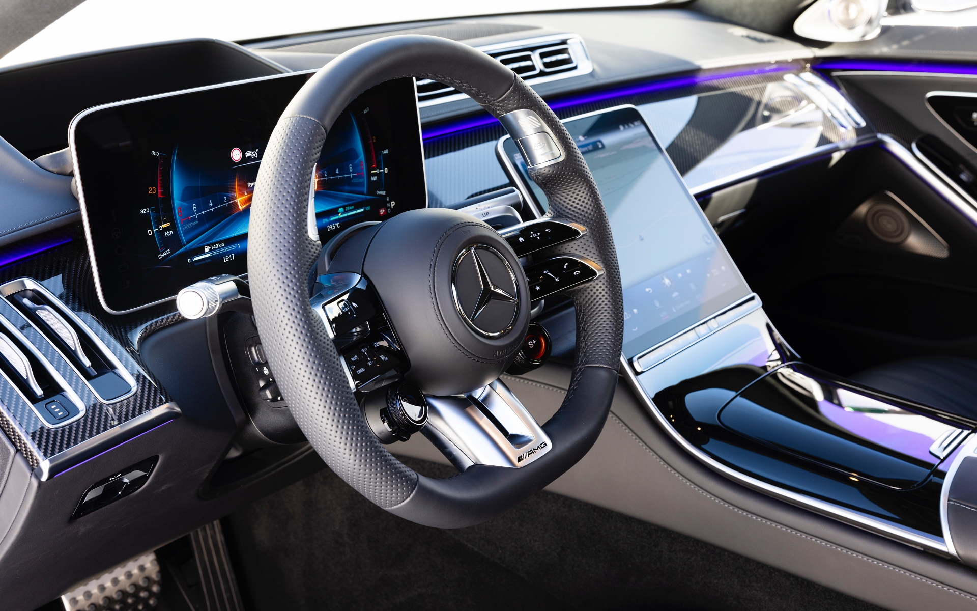 Mercedes-S63-E-Performance-Interior